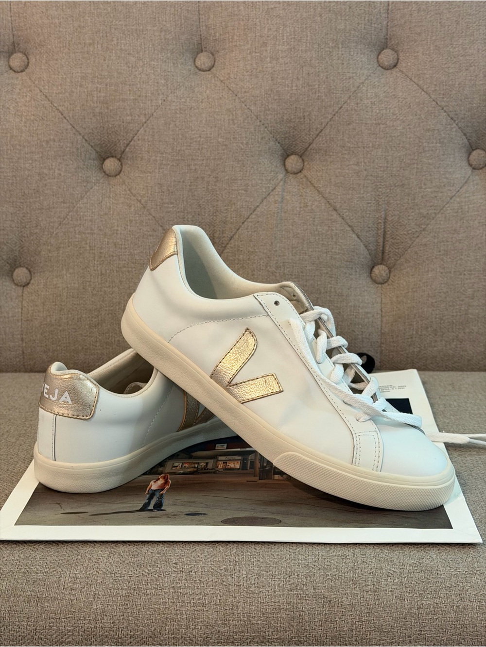 Veja Esplar low leather shoes